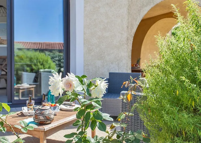 Location De Olivier Jardin Privatif Et Piscine Chauffee Partagee * Calvi (Corsica)