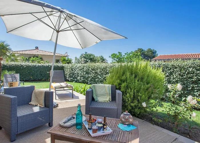 Location De Olivier Jardin Privatif Et Piscine Chauffee Partagee Apartment *