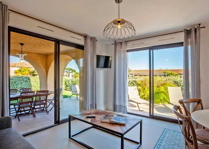 Location De Olivier Jardin Privatif Et Piscine Chauffee Partagee Apartment
